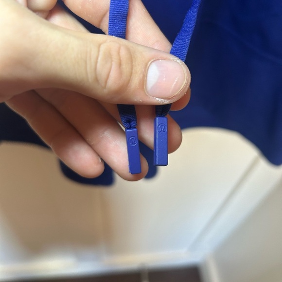 Mens Lululemon activewear shorts - Picture 5 of 8